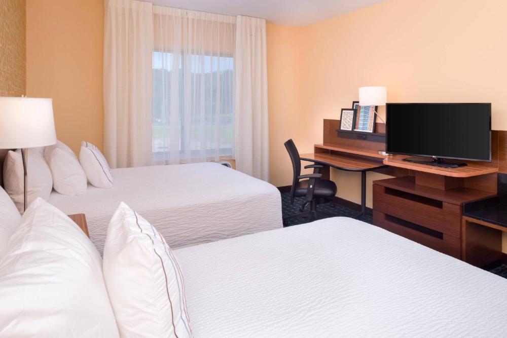Queen Room with Two Queen Beds and Bathtub - Mobility Access/Communication Assistance interior